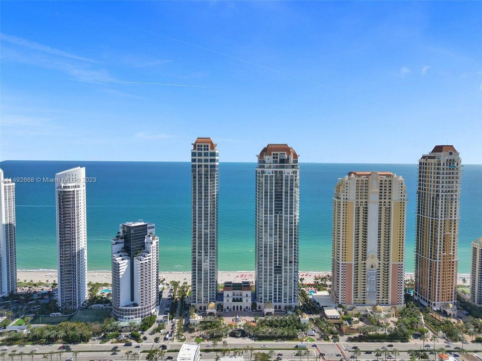 最近租的: $49,900 (4 贝兹, 5 浴室, 3484 平方英尺)