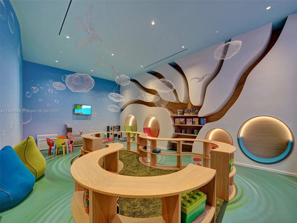 最近租的: $49,900 (4 贝兹, 5 浴室, 3484 平方英尺)