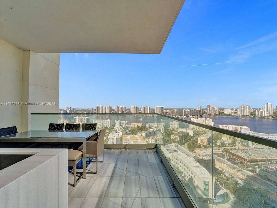 最近租的: $49,900 (4 贝兹, 5 浴室, 3484 平方英尺)