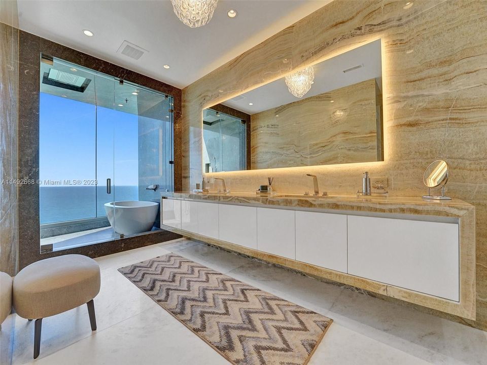 最近租的: $49,900 (4 贝兹, 5 浴室, 3484 平方英尺)