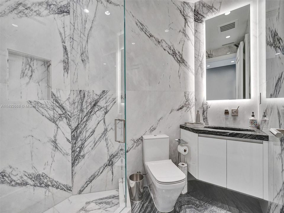 最近租的: $49,900 (4 贝兹, 5 浴室, 3484 平方英尺)