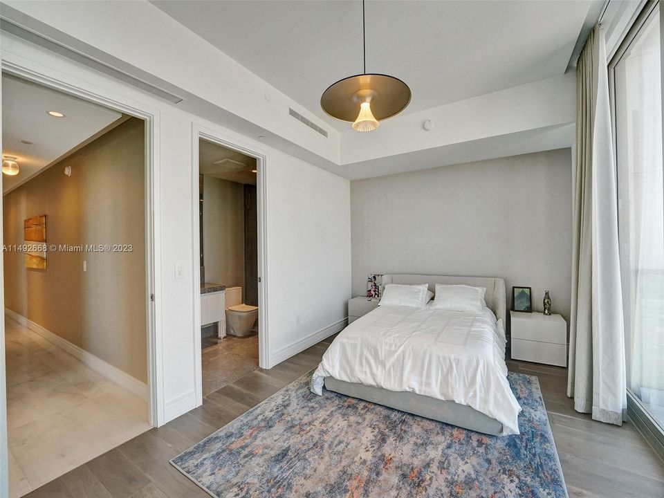 最近租的: $49,900 (4 贝兹, 5 浴室, 3484 平方英尺)