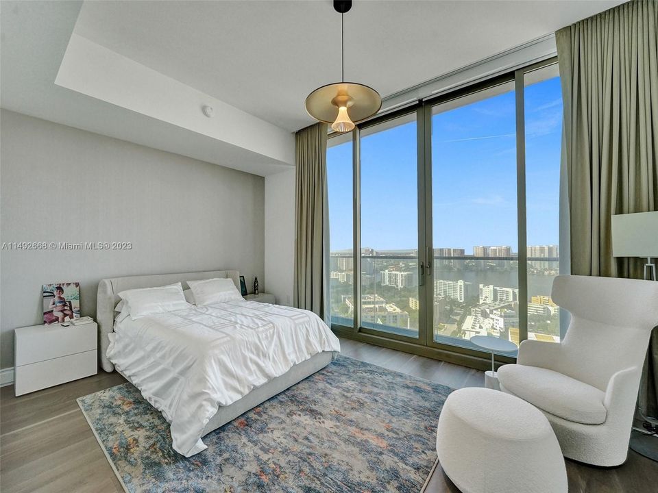 最近租的: $49,900 (4 贝兹, 5 浴室, 3484 平方英尺)