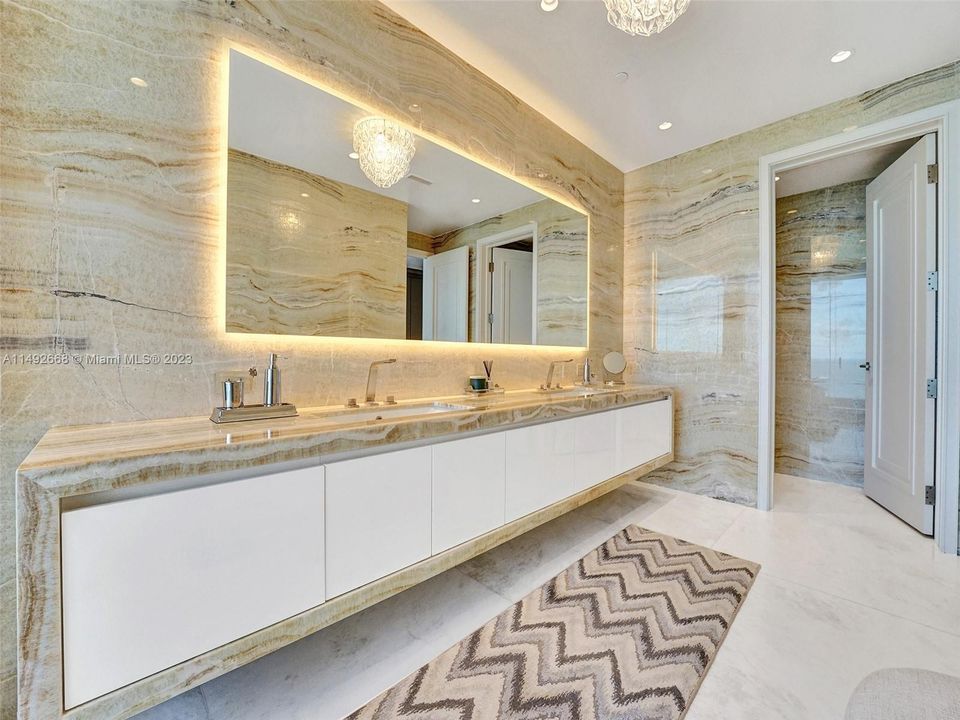 最近租的: $49,900 (4 贝兹, 5 浴室, 3484 平方英尺)