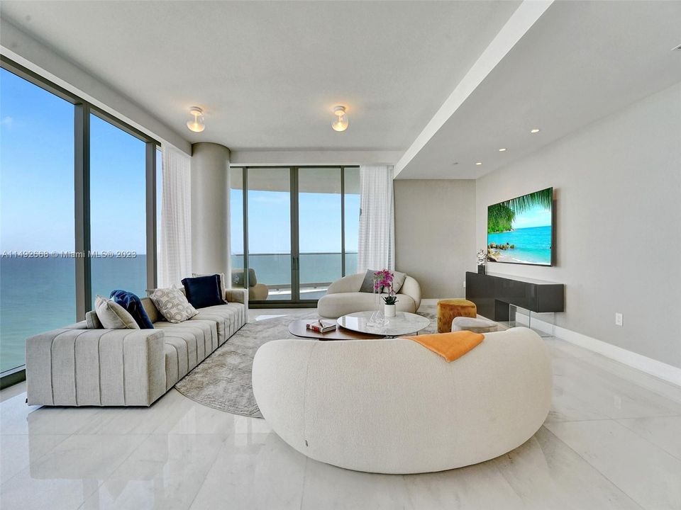 最近租的: $49,900 (4 贝兹, 5 浴室, 3484 平方英尺)