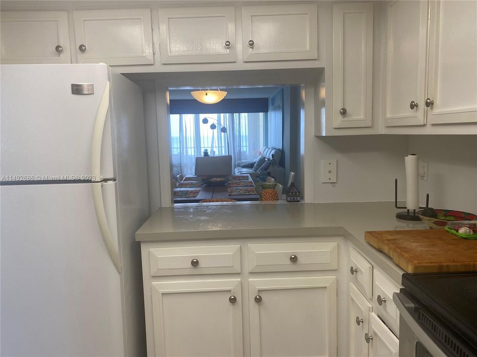 Recently Sold: $299,900 (2 beds, 2 baths, 1002 Square Feet)