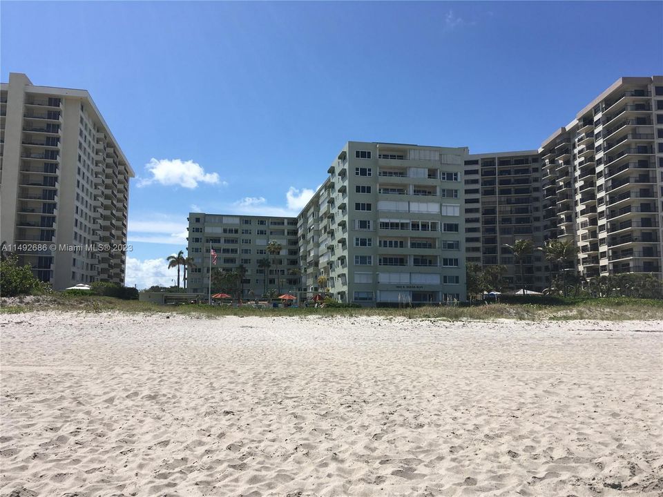 Recently Sold: $299,900 (2 beds, 2 baths, 1002 Square Feet)