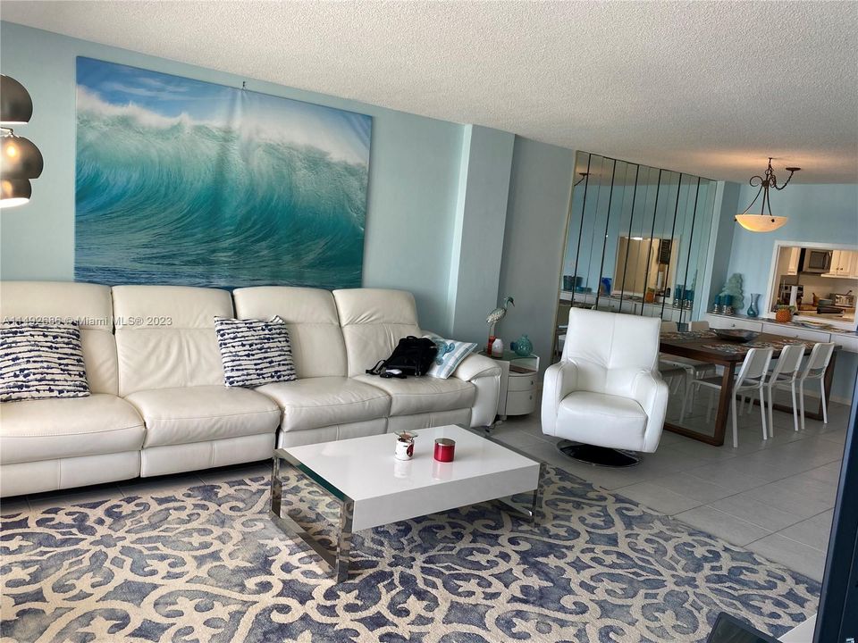 Recently Sold: $299,900 (2 beds, 2 baths, 1002 Square Feet)