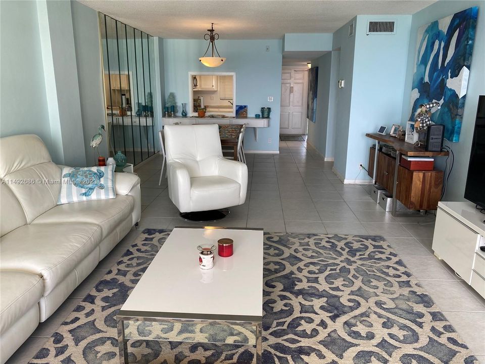 Recently Sold: $299,900 (2 beds, 2 baths, 1002 Square Feet)