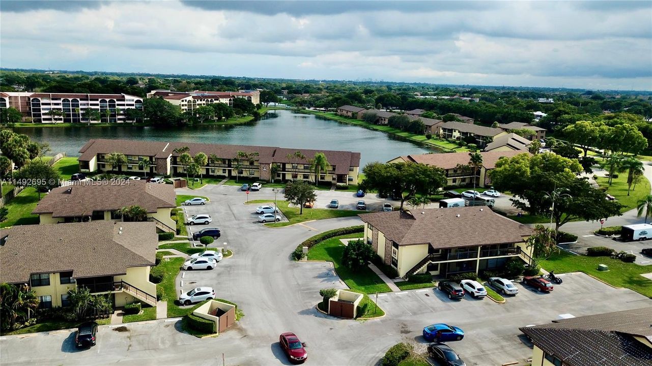 Recently Rented: $2,100 (2 beds, 2 baths, 760 Square Feet)