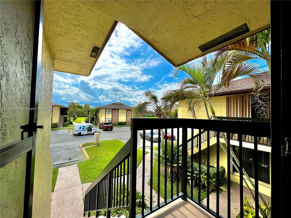 Recently Rented: $2,100 (2 beds, 2 baths, 760 Square Feet)