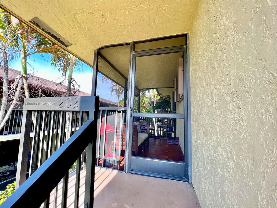 Recently Rented: $2,100 (2 beds, 2 baths, 760 Square Feet)