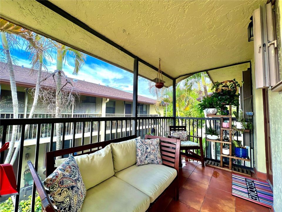 Recently Rented: $2,100 (2 beds, 2 baths, 760 Square Feet)