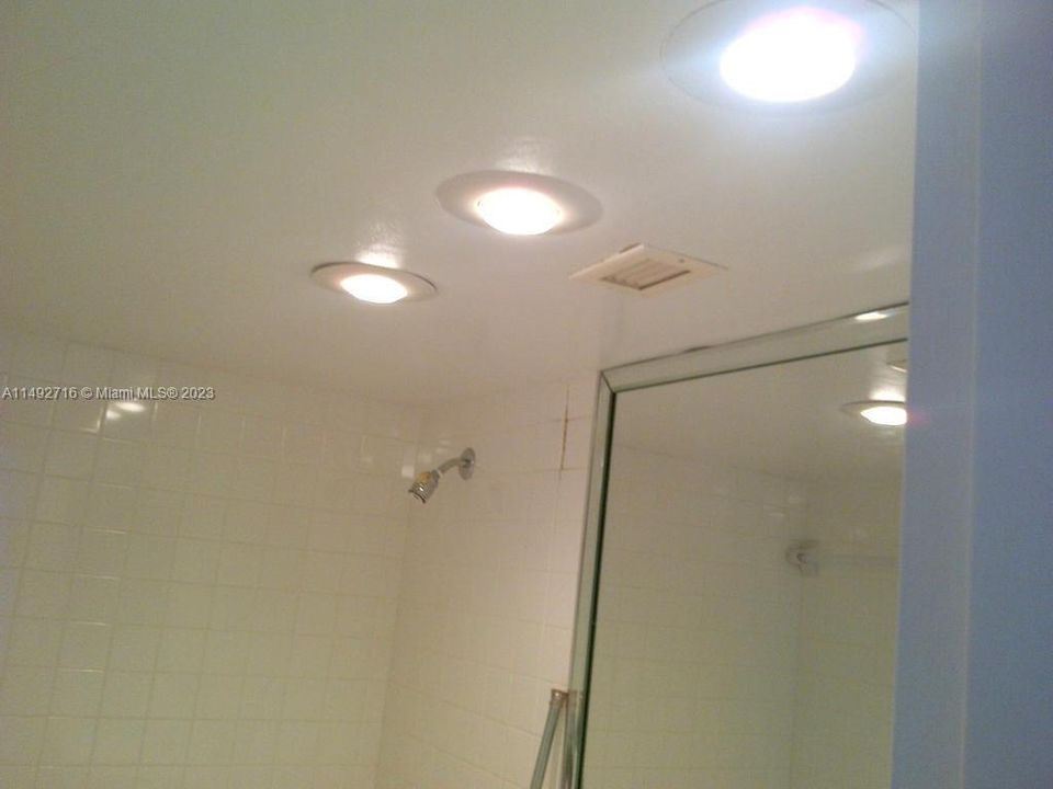 Недавно продано: $229,800 (2 спален, 2 ванн, 1096 Квадратных фут)