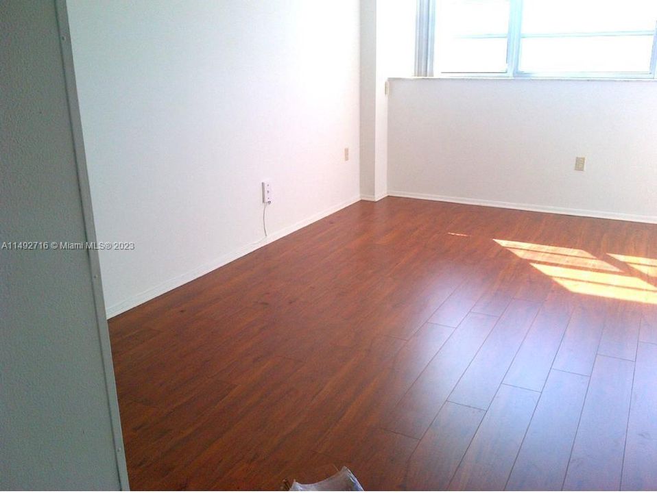 Недавно продано: $229,800 (2 спален, 2 ванн, 1096 Квадратных фут)