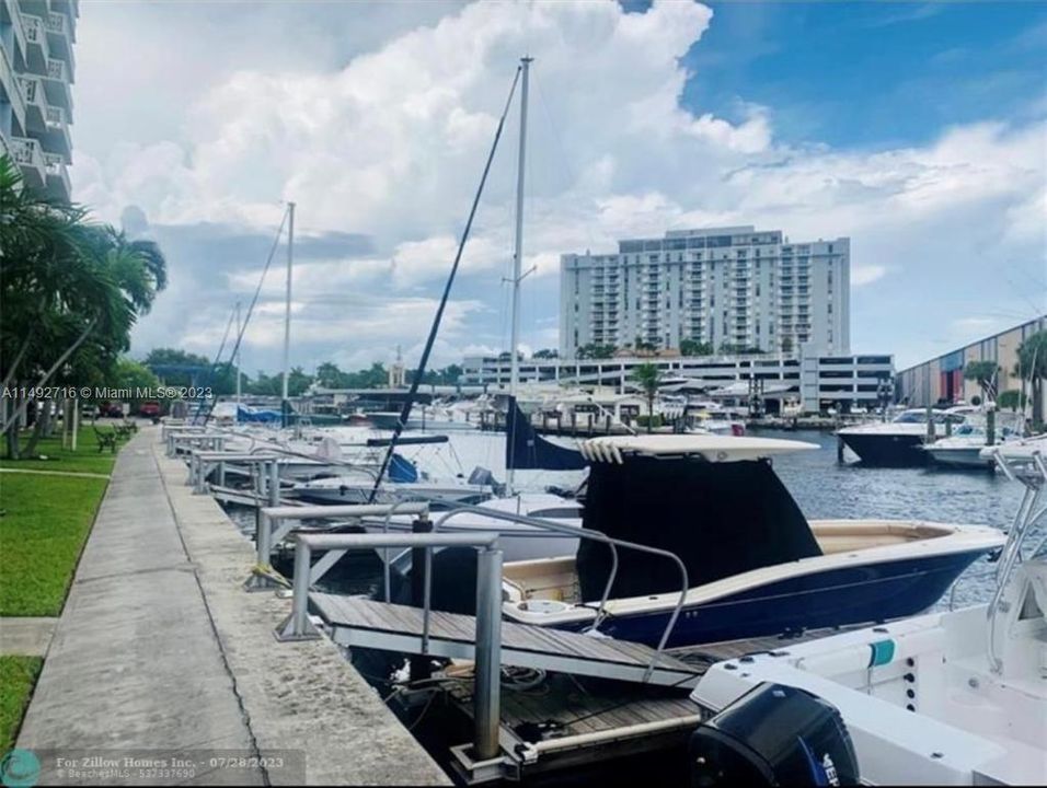 Недавно продано: $229,800 (2 спален, 2 ванн, 1096 Квадратных фут)