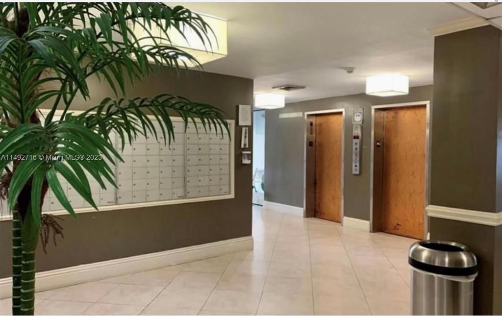 Недавно продано: $229,800 (2 спален, 2 ванн, 1096 Квадратных фут)