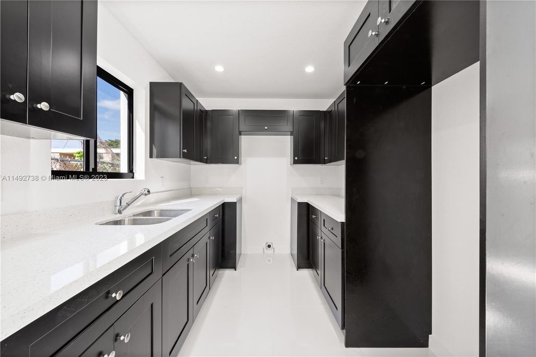 Recently Sold: $389,000 (3 beds, 3 baths, 1265 Square Feet)