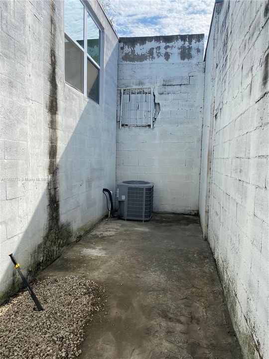 最近租的: $3,200 (0 贝兹, 0 浴室, 0 平方英尺)