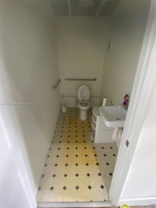 最近租的: $3,200 (0 贝兹, 0 浴室, 0 平方英尺)