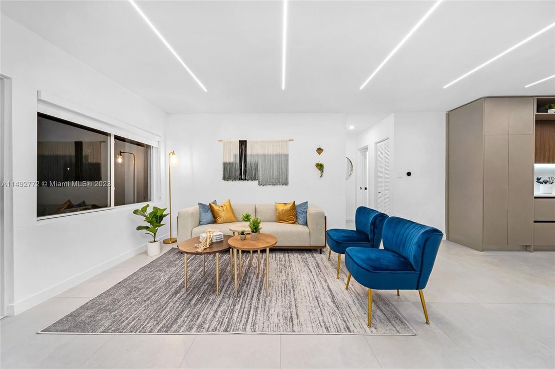 Recently Sold: $1,395,000 (4 beds, 2 baths, 1550 Square Feet)