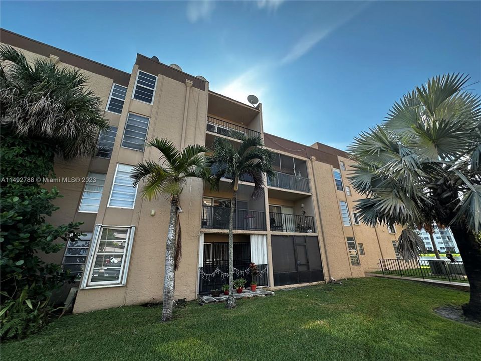 Recently Sold: $249,900 (1 beds, 1 baths, 842 Square Feet)