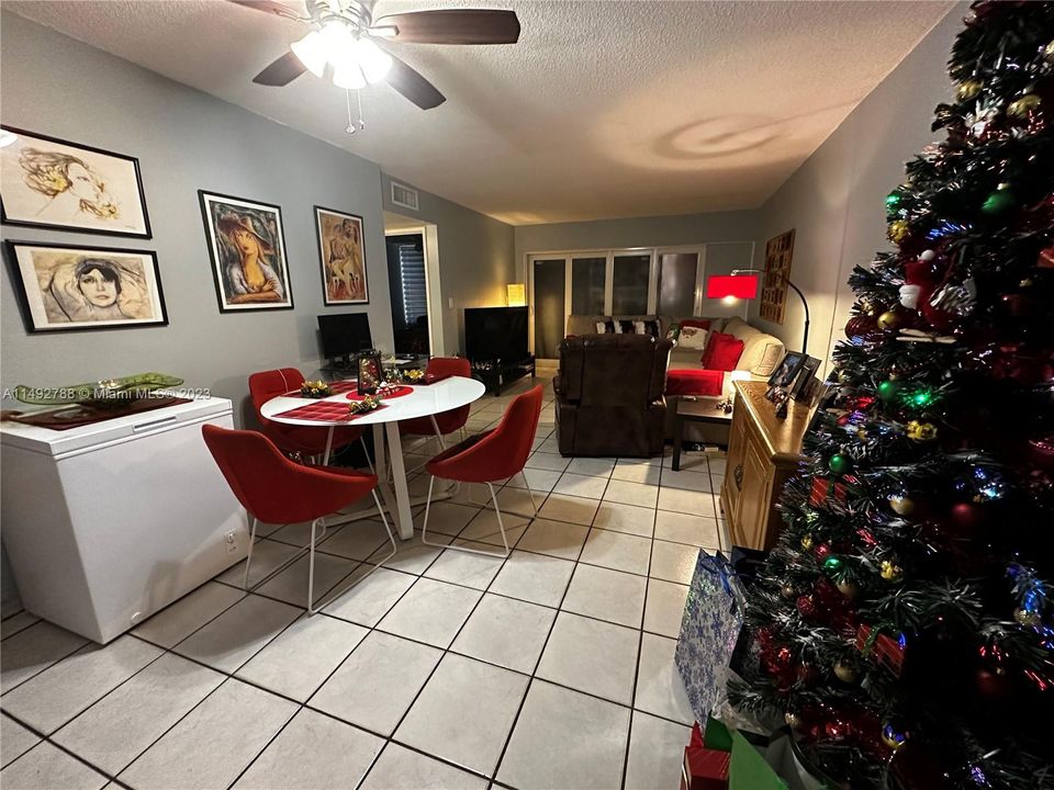 Recently Sold: $249,900 (1 beds, 1 baths, 842 Square Feet)