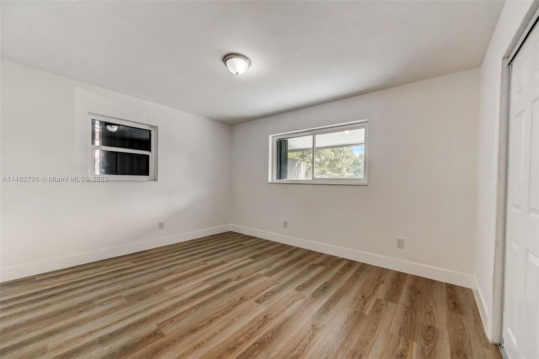 Recently Sold: $429,000 (3 beds, 2 baths, 1368 Square Feet)