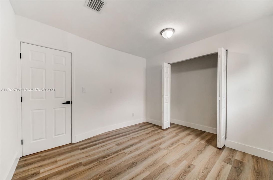 Recently Sold: $429,000 (3 beds, 2 baths, 1368 Square Feet)