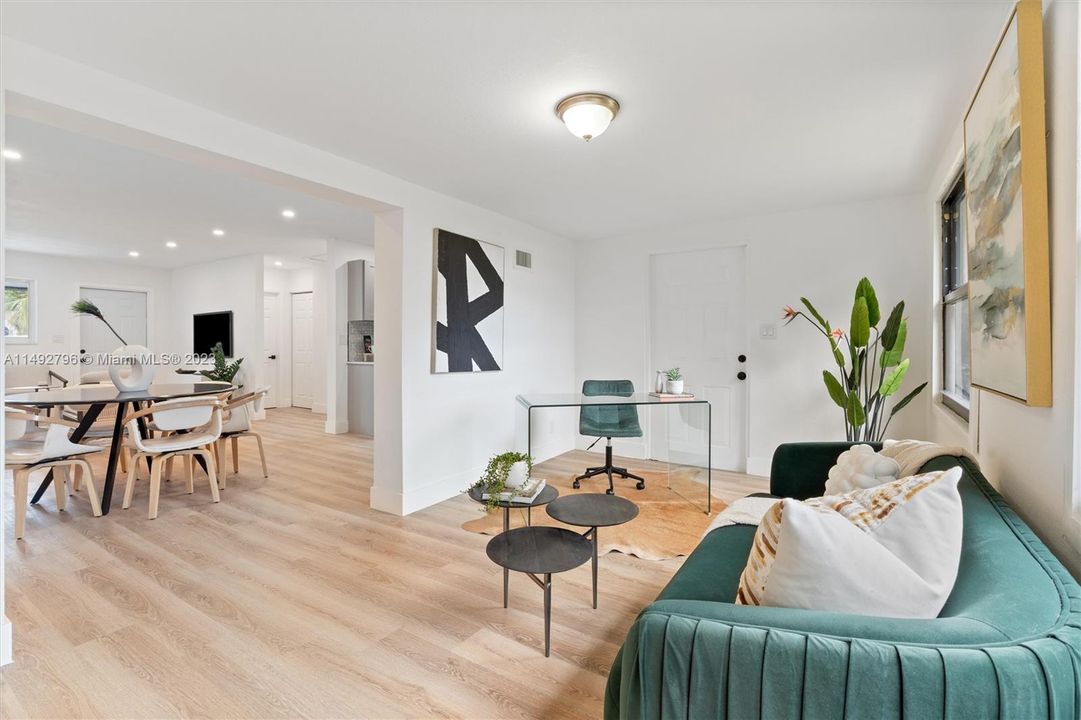 Recently Sold: $429,000 (3 beds, 2 baths, 1368 Square Feet)