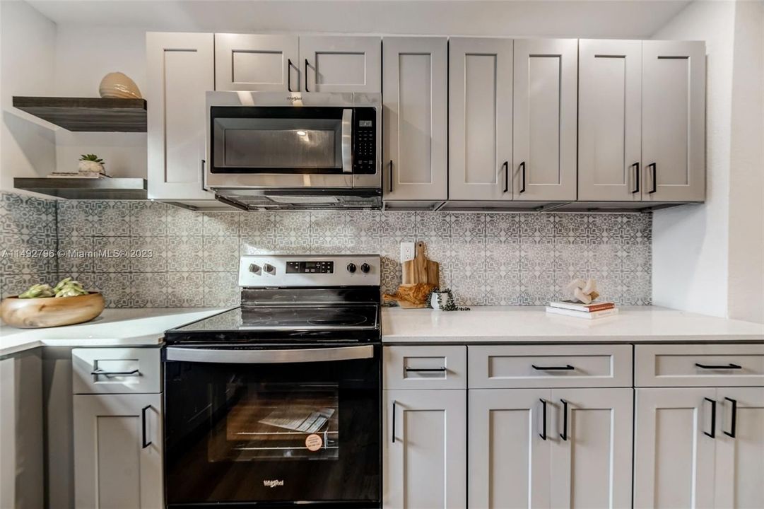 Recently Sold: $429,000 (3 beds, 2 baths, 1368 Square Feet)