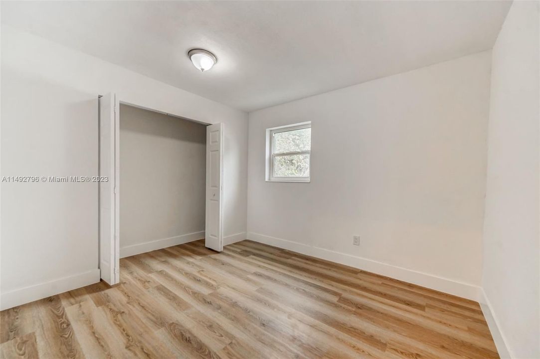 Recently Sold: $429,000 (3 beds, 2 baths, 1368 Square Feet)