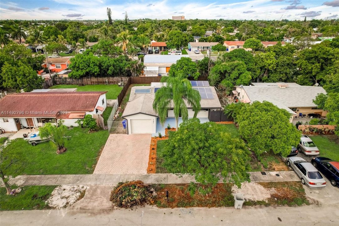 Recently Sold: $429,000 (3 beds, 2 baths, 1368 Square Feet)