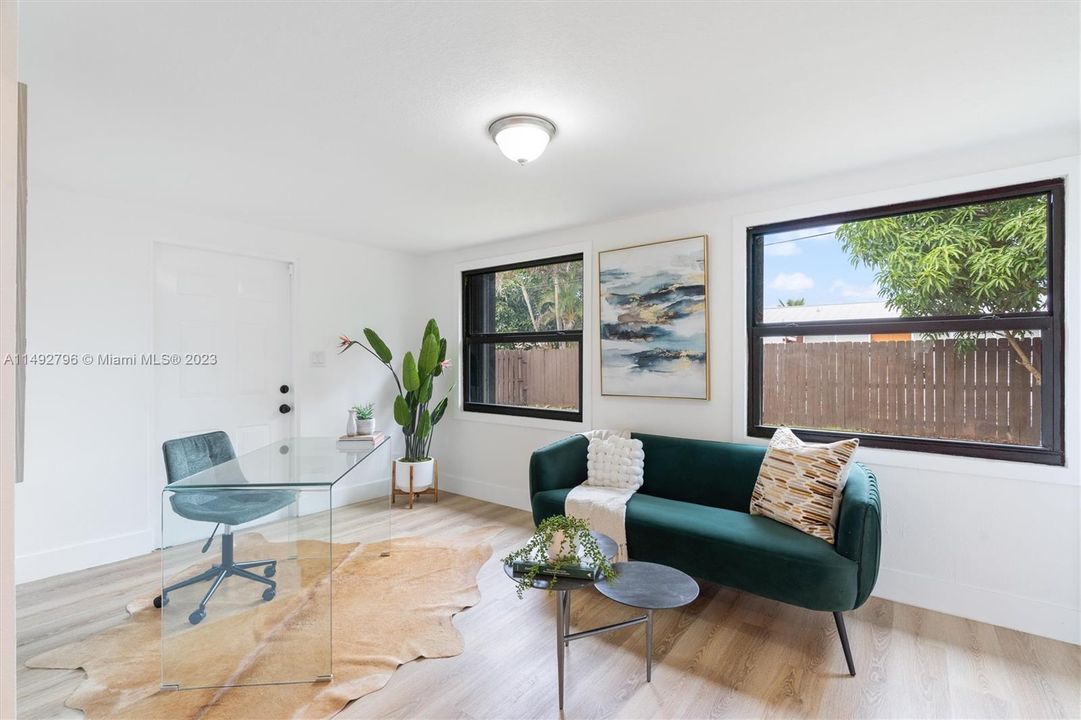 Recently Sold: $429,000 (3 beds, 2 baths, 1368 Square Feet)