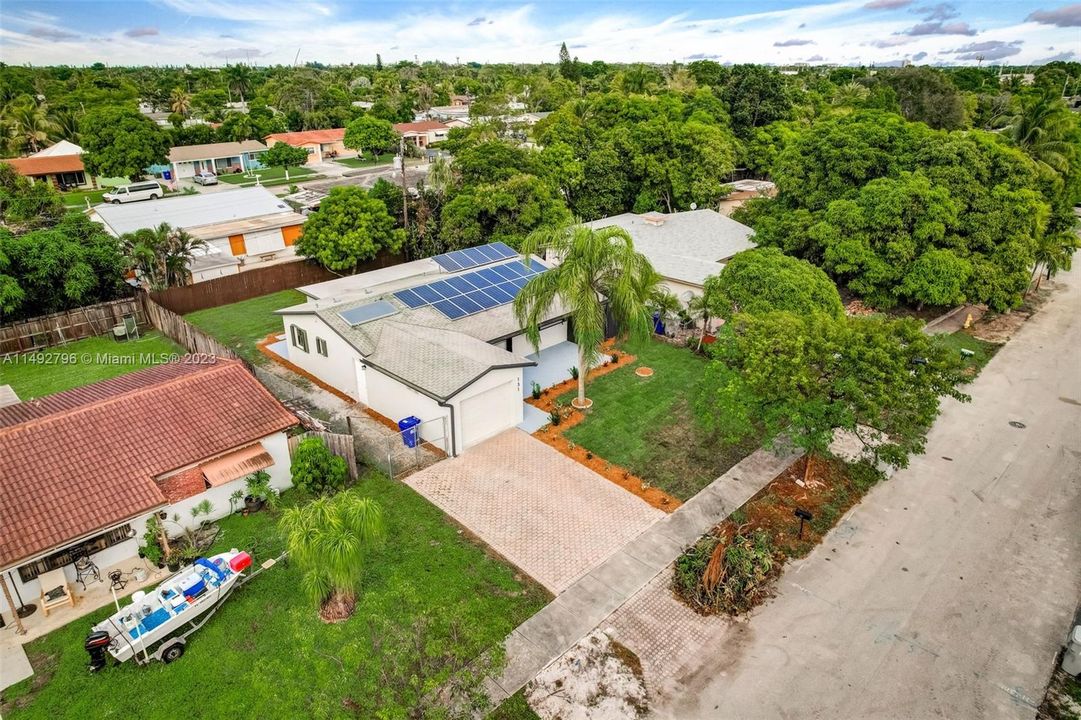 Recently Sold: $429,000 (3 beds, 2 baths, 1368 Square Feet)