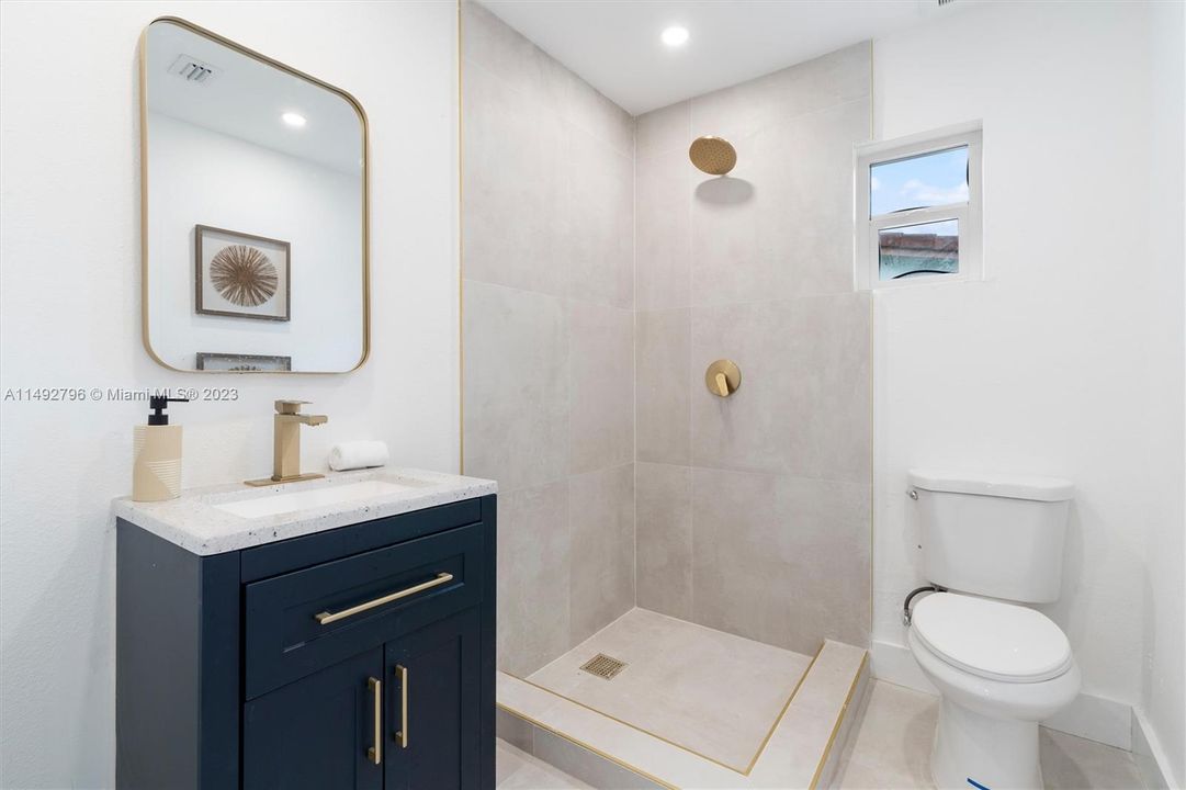 Recently Sold: $429,000 (3 beds, 2 baths, 1368 Square Feet)