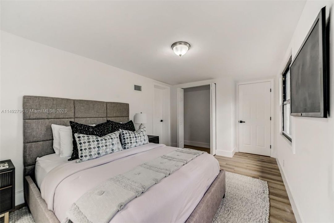 Recently Sold: $429,000 (3 beds, 2 baths, 1368 Square Feet)