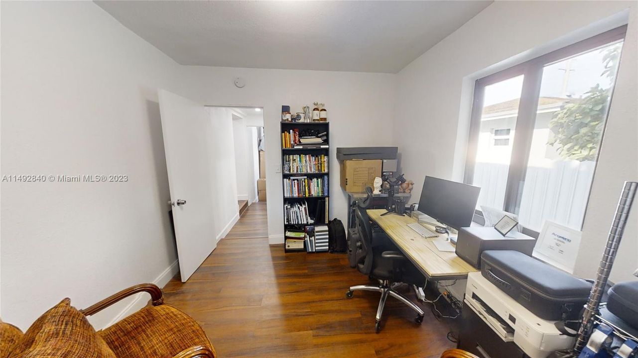 Recently Sold: $749,000 (5 beds, 3 baths, 1941 Square Feet)