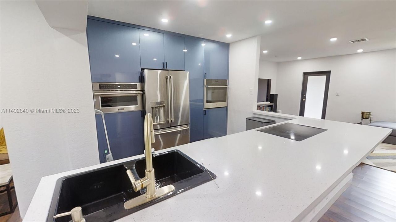 Recently Sold: $749,000 (5 beds, 3 baths, 1941 Square Feet)