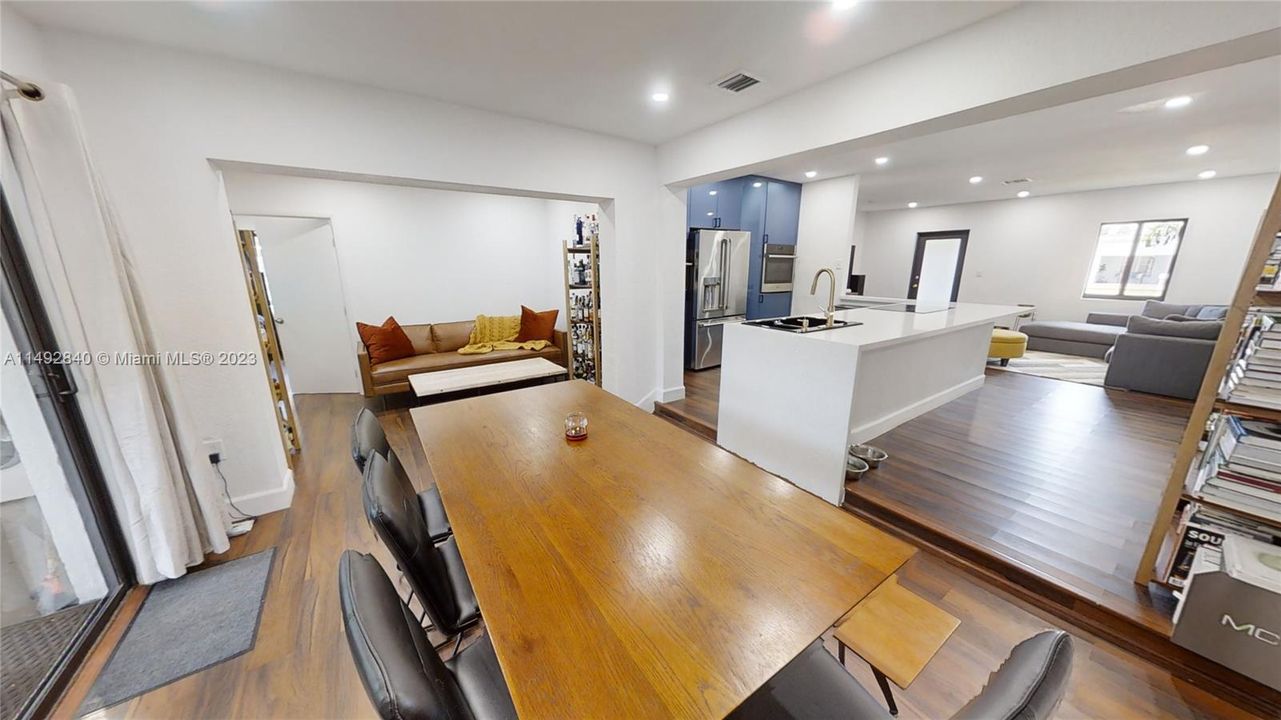 Recently Sold: $749,000 (5 beds, 3 baths, 1941 Square Feet)