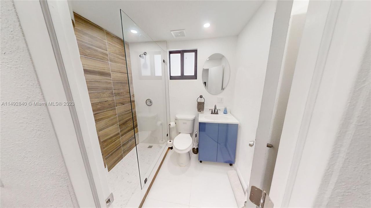 Recently Sold: $749,000 (5 beds, 3 baths, 1941 Square Feet)