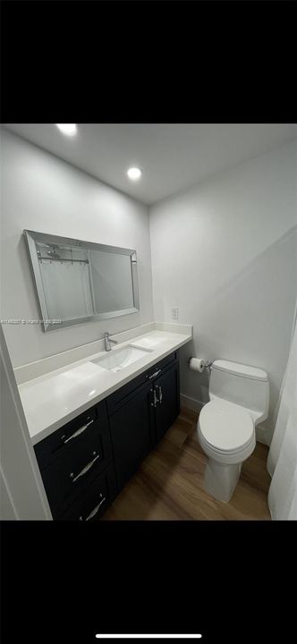 Recently Sold: $899,000 (2 beds, 2 baths, 1145 Square Feet)