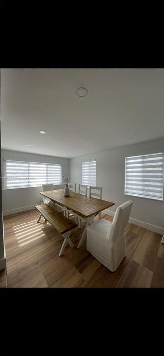 Recently Sold: $899,000 (2 beds, 2 baths, 1145 Square Feet)