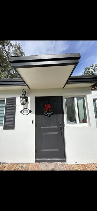 Recently Sold: $899,000 (2 beds, 2 baths, 1145 Square Feet)