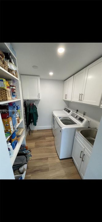 Recently Sold: $899,000 (2 beds, 2 baths, 1145 Square Feet)