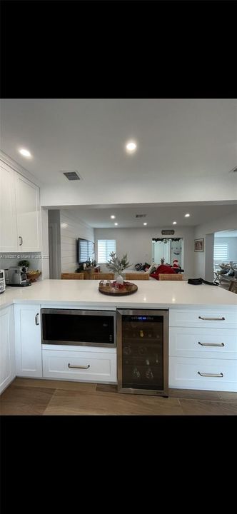 Recently Sold: $899,000 (2 beds, 2 baths, 1145 Square Feet)