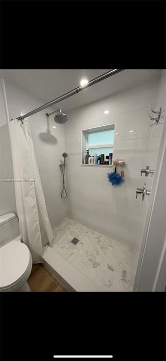 Recently Sold: $899,000 (2 beds, 2 baths, 1145 Square Feet)