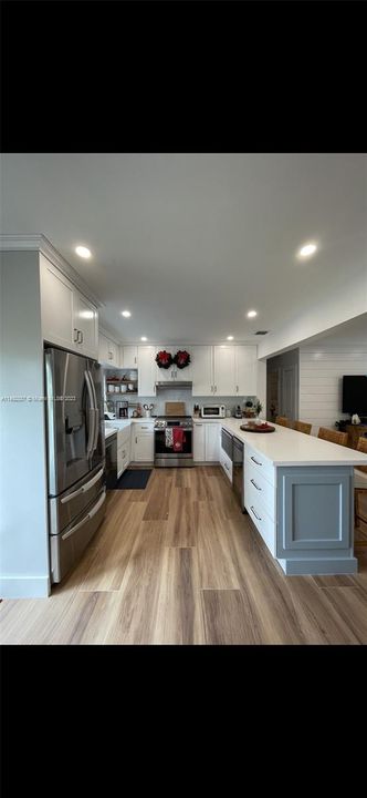 Recently Sold: $899,000 (2 beds, 2 baths, 1145 Square Feet)