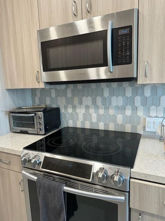 Recently Sold: $699,000 (2 beds, 2 baths, 1690 Square Feet)