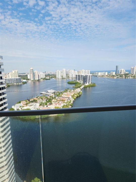 Recently Sold: $699,000 (2 beds, 2 baths, 1690 Square Feet)